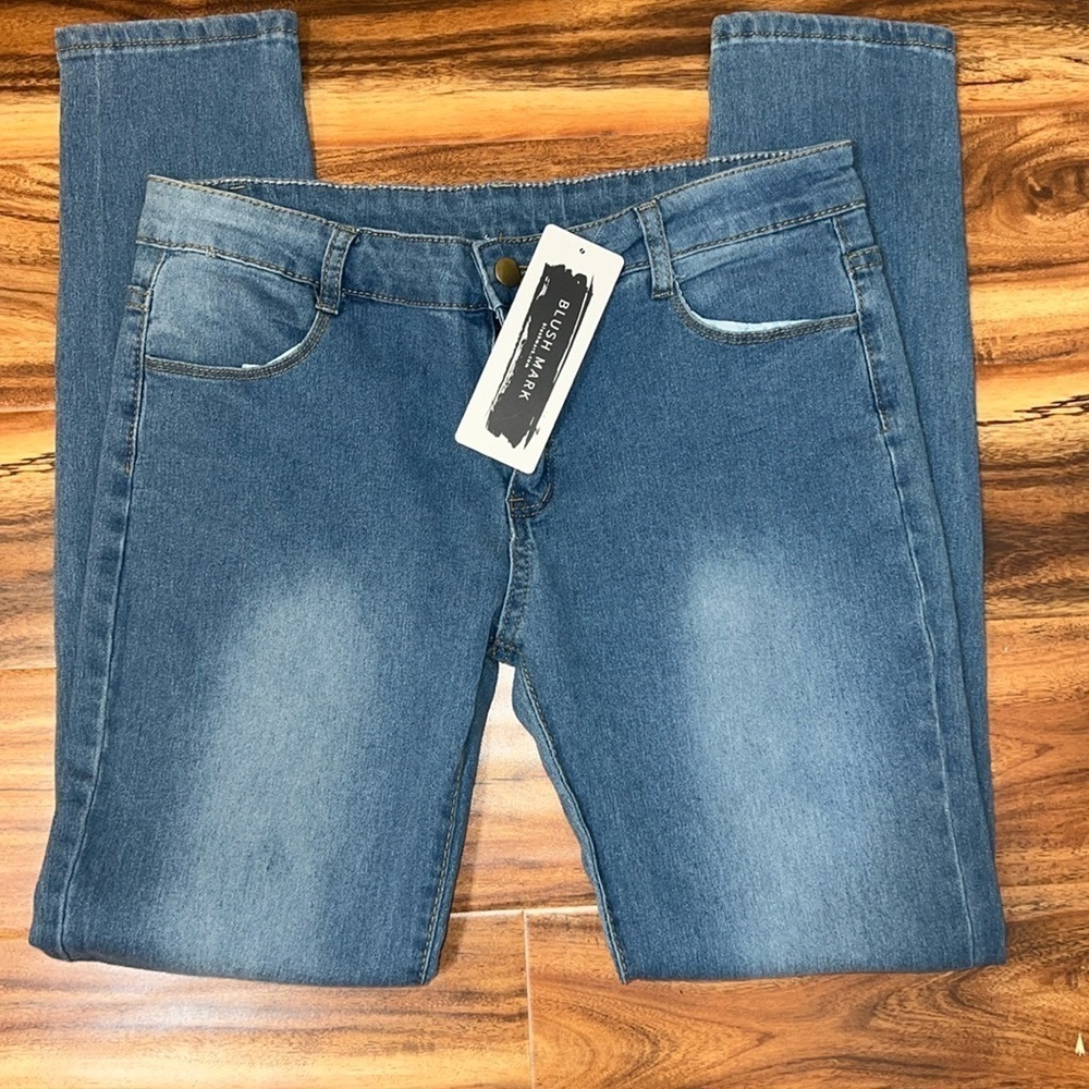 NWT - Blush Mark Jeans Womens Size L - Loose Fit - Straight Leg - Medium Blue